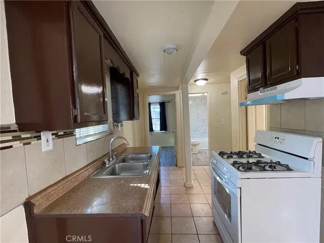 $750,000 | 211 1/2 East Eagle Street, Long Beach, CA 90806