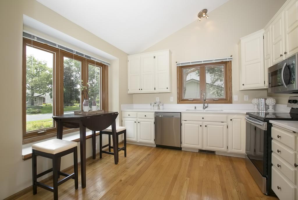 7921 Island Road Eden Prairie, MN 55347 - Photo 4 of 30
