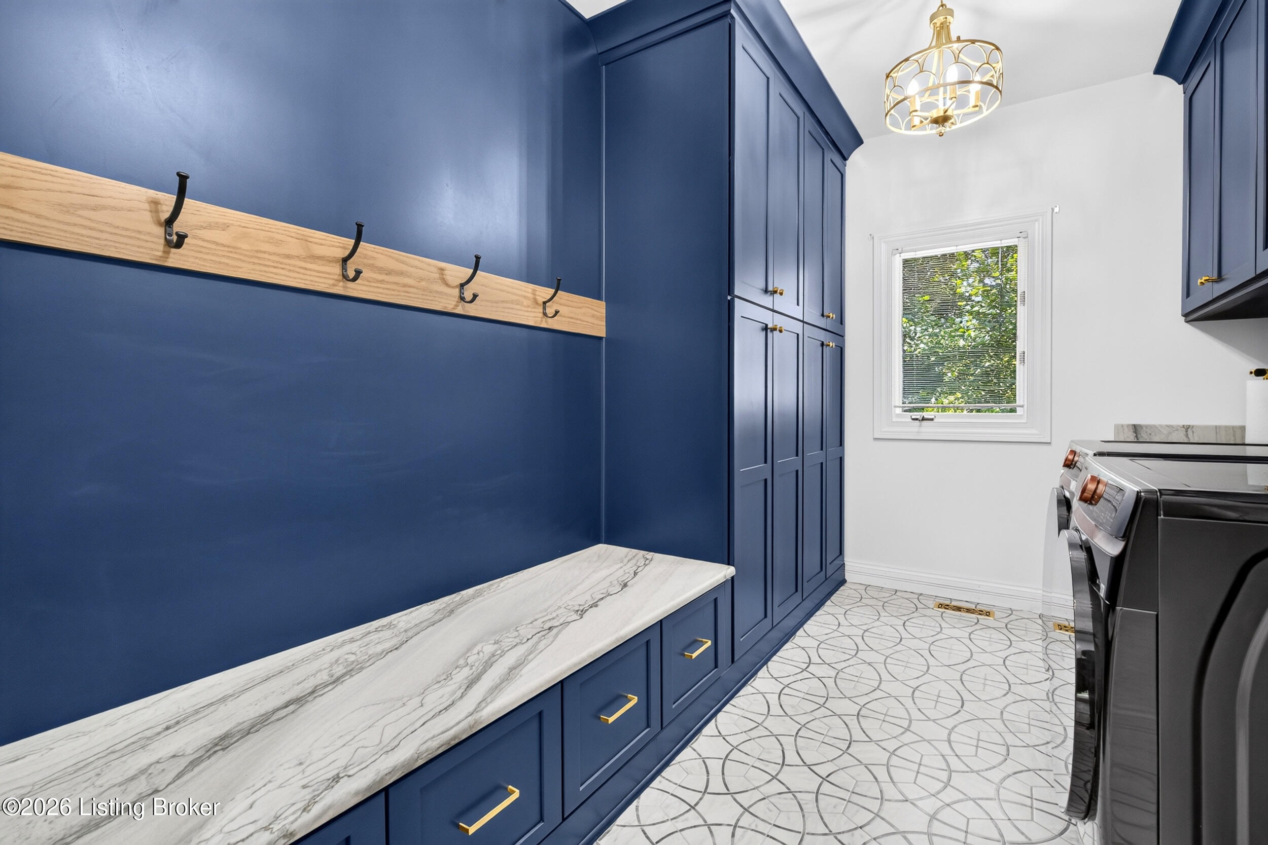 7709 Cedar Ridge Court Prospect, KY 40059 - Photo 25 of 94 Laundry Room with Utility Sink & Mudroom Space