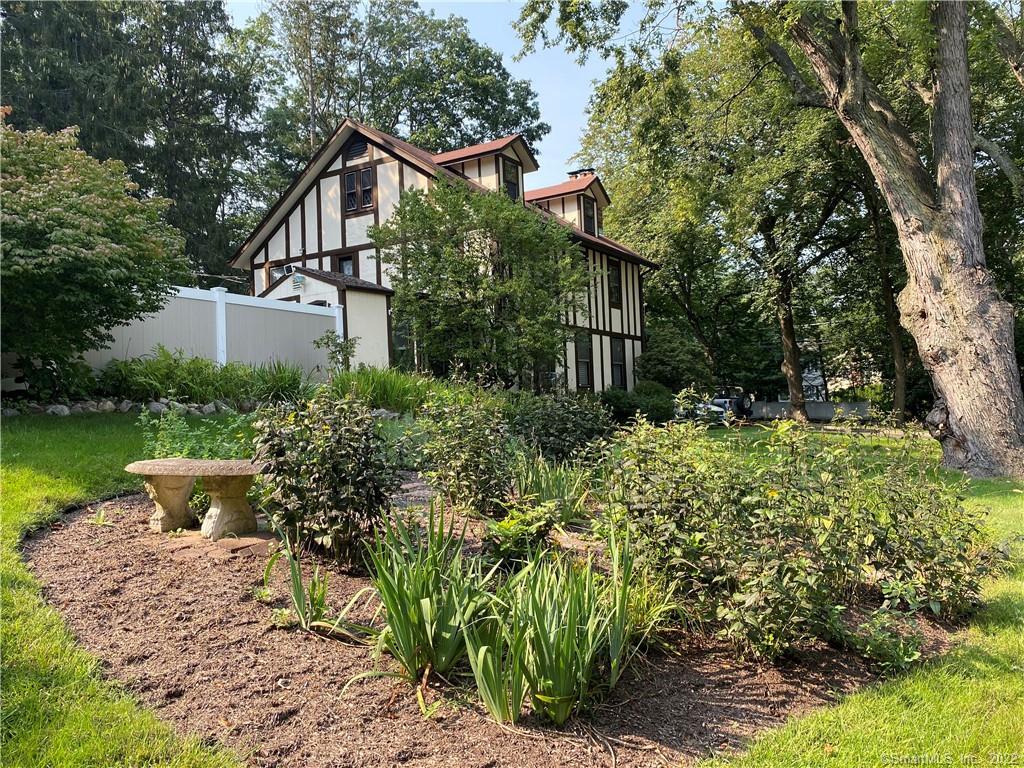 100 Toms Road Stamford, CT 06906 - Photo 1 of 1 Gallery Image 1