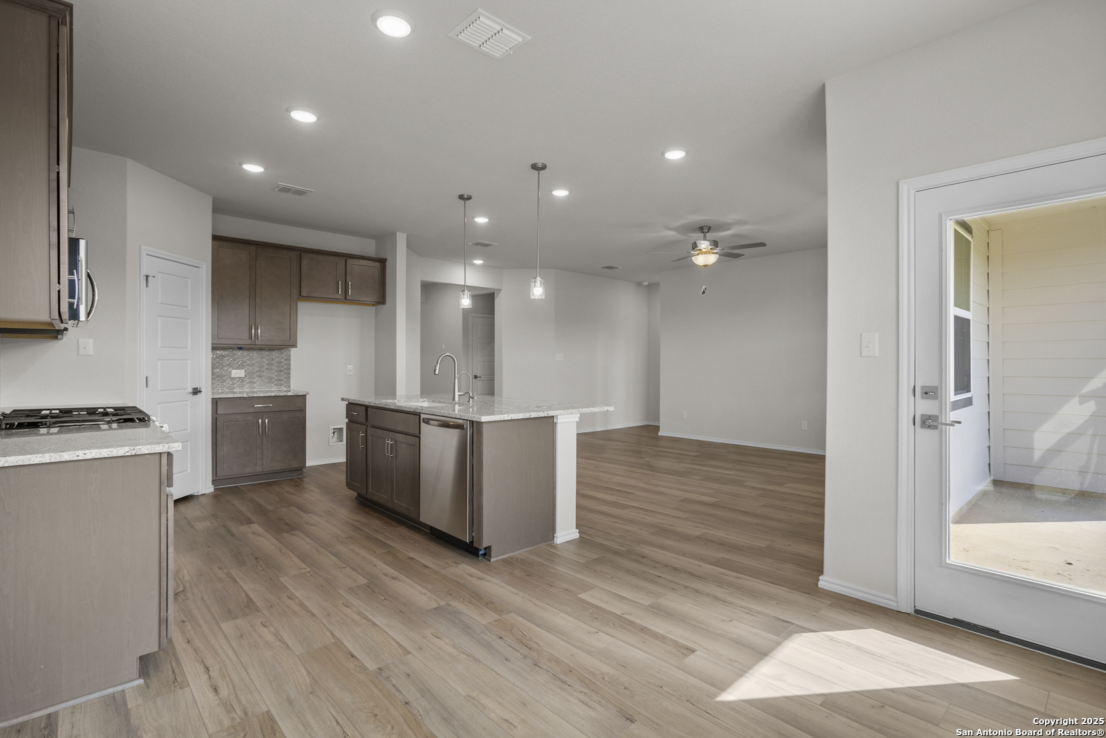 6875 Comanche Cave San Antonio, TX 78233 - Photo 12 of 31