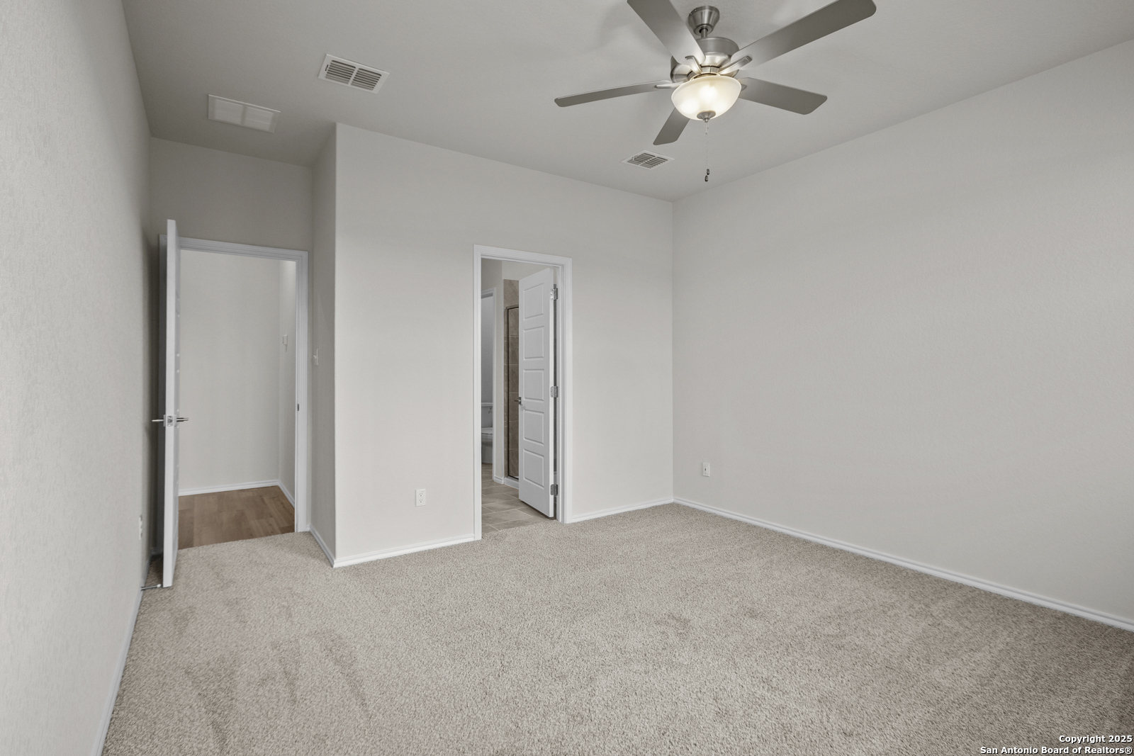 6875 Comanche Cave San Antonio, TX 78233 - Photo 17 of 31