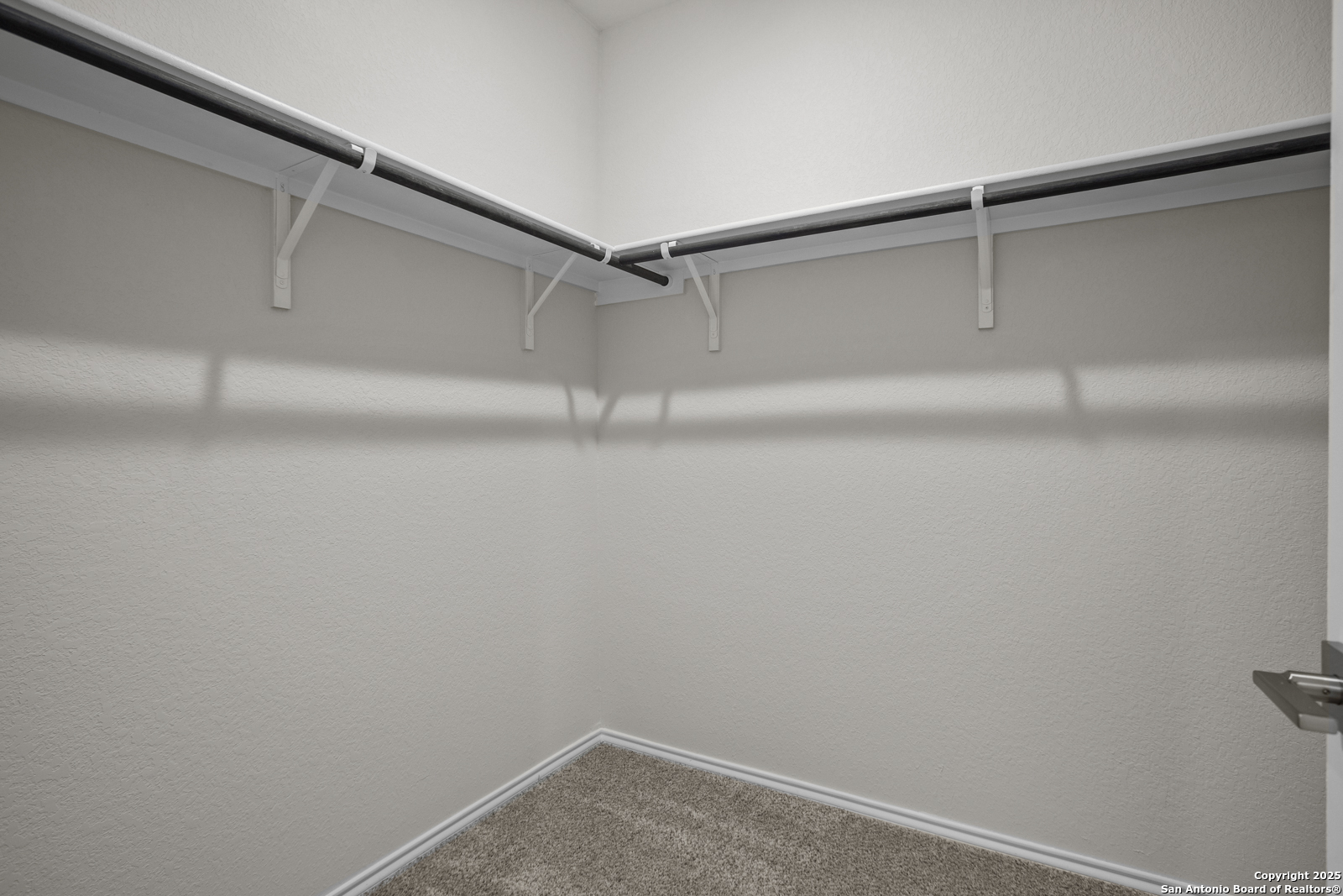 6875 Comanche Cave San Antonio, TX 78233 - Photo 22 of 31