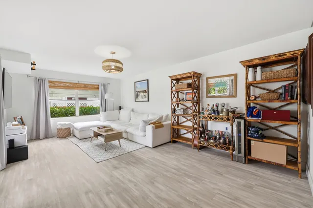 $345,000 | 1934 Stratford Way, West Palm Beach, FL 33409