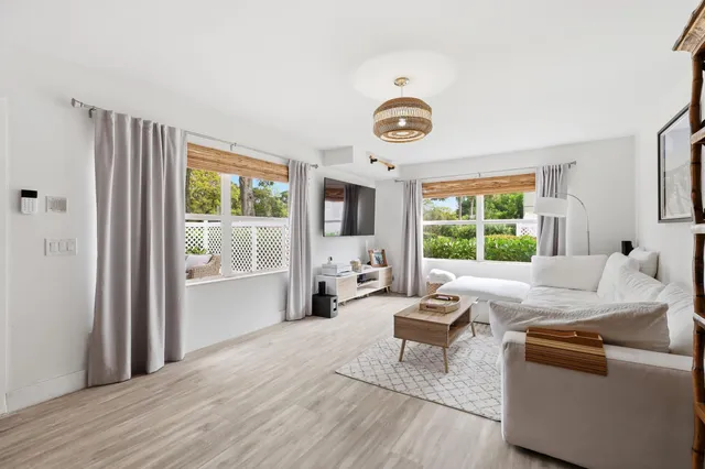 $345,000 | 1934 Stratford Way, West Palm Beach, FL 33409