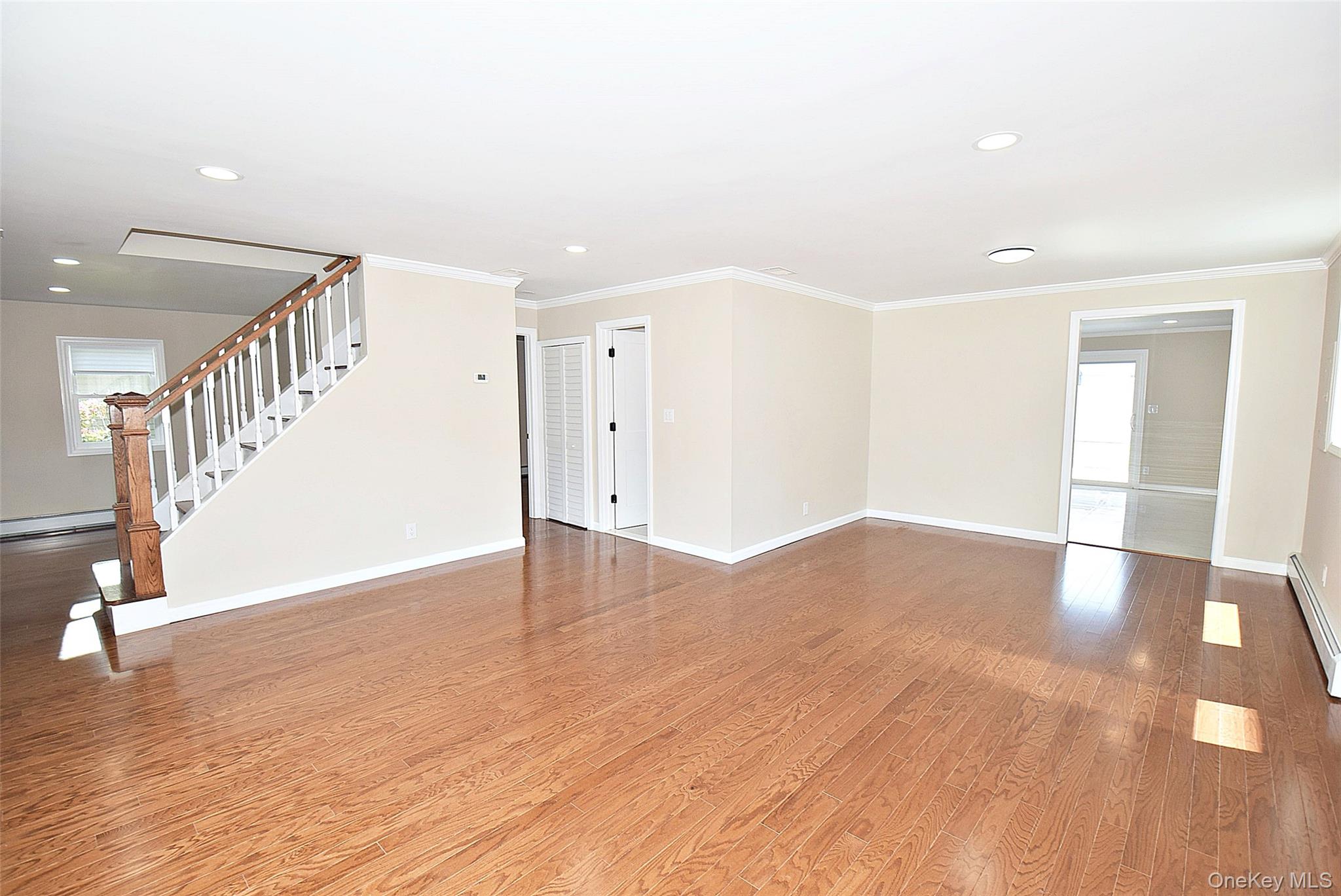 4195 Florence Road Bethpage, NY 11714 - Photo 4 of 23