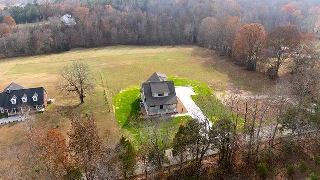 $949,900 | 924 Hafner Road, Charlotte, TN 37036