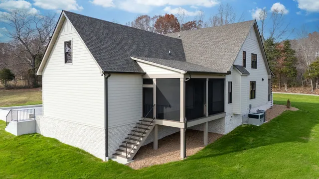 $949,900 | 924 Hafner Road, Charlotte, TN 37036