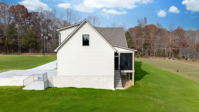 $949,900 | 924 Hafner Road, Charlotte, TN 37036