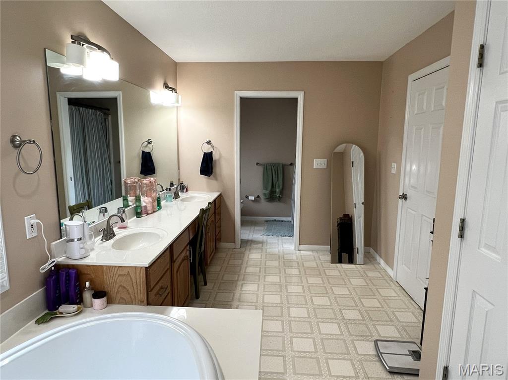 863 Marc Drive Alton, IL 62002 - Photo 25 of 35
