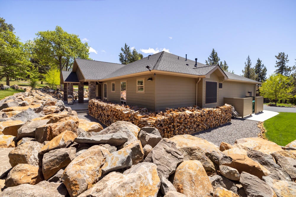 6349 Sanderling Road Klamath Falls, OR 97601 - Photo 48 of 75 Side Exterior