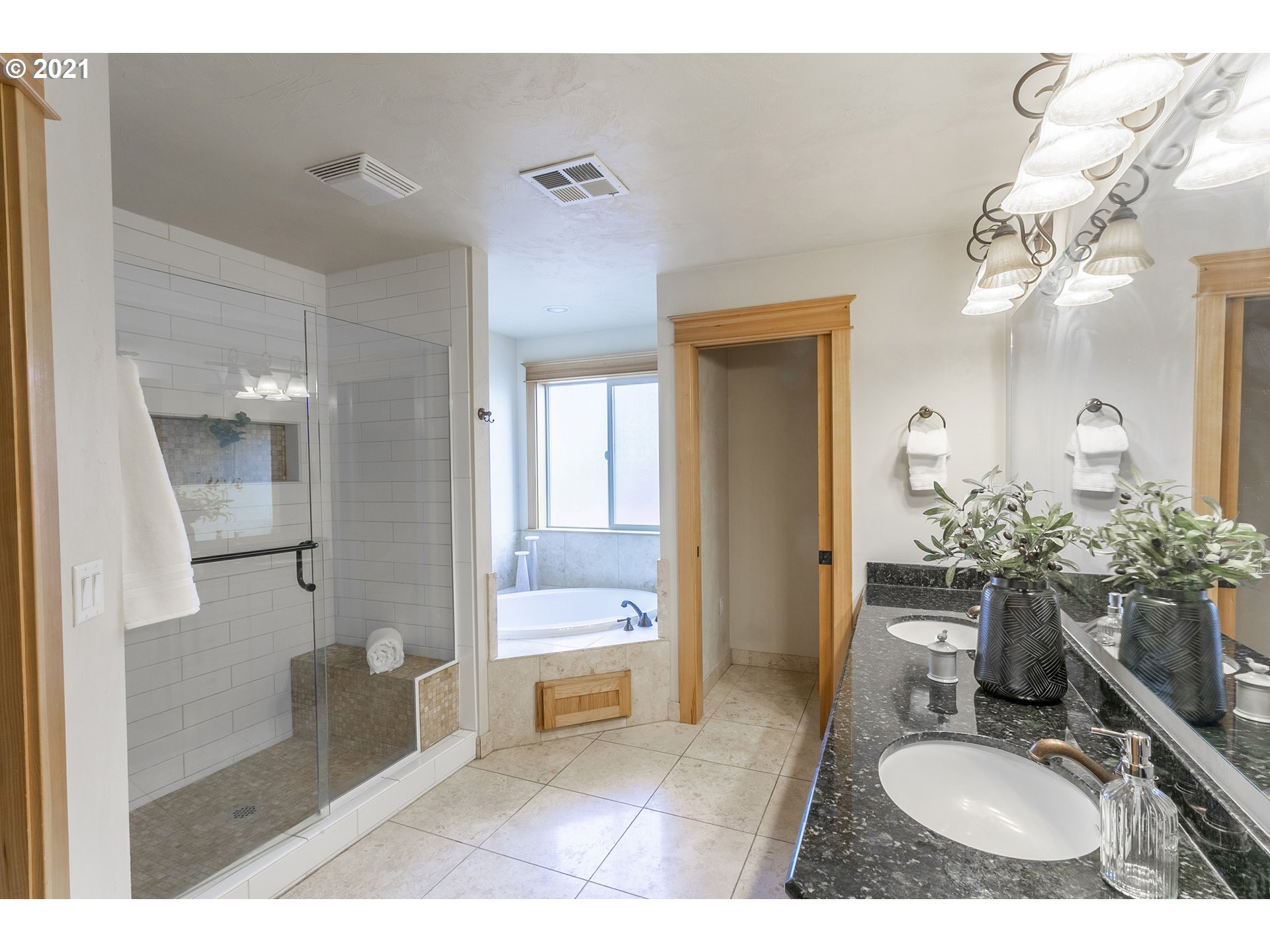 2663 Hendricks Ridge Drive Eugene, OR 97403 - Photo 17 of 21 Gallery Image 17