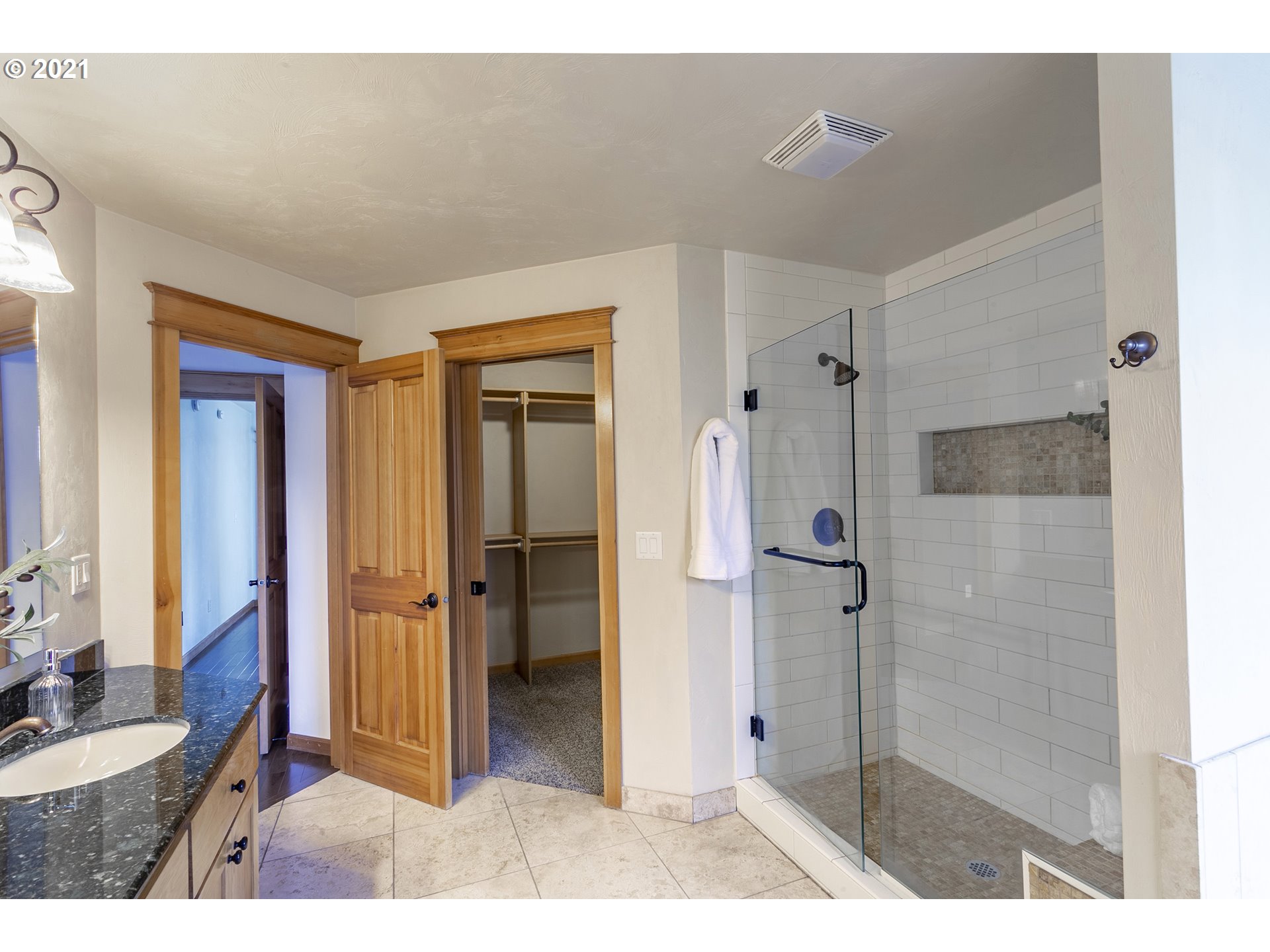 2663 Hendricks Ridge Drive Eugene, OR 97403 - Photo 18 of 21 Gallery Image 18