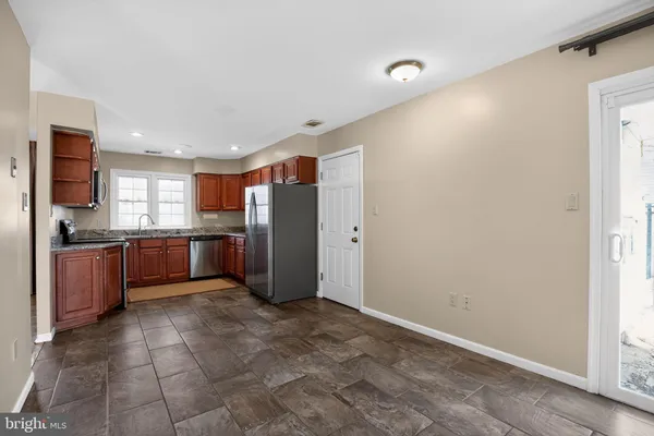$4,700 | 4337 Rolling Stone Way, Alexandria, VA 22306