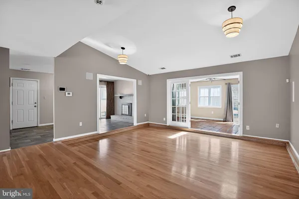 $4,700 | 4337 Rolling Stone Way, Alexandria, VA 22306