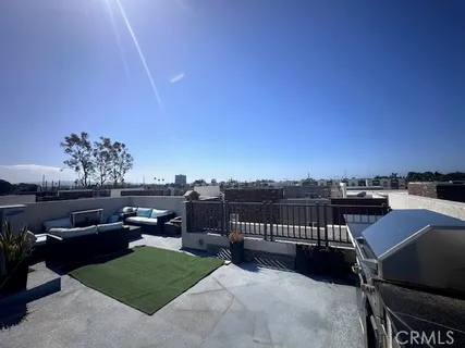 $1,299,000 | 812 Brickyard Lane, Costa Mesa, CA 92627