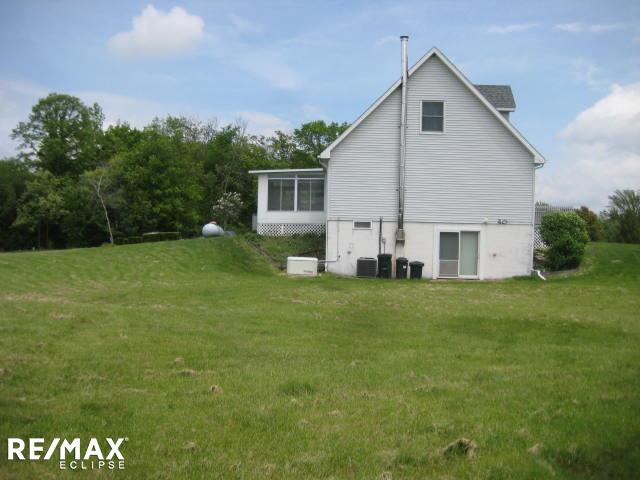 7201 Emmett Road Yale, MI 48097 - Photo 8 of 60 50075991-7.JPG