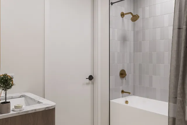 $789,000 | 2234 West Grand Avenue, Unit 303, Chicago, IL 60612