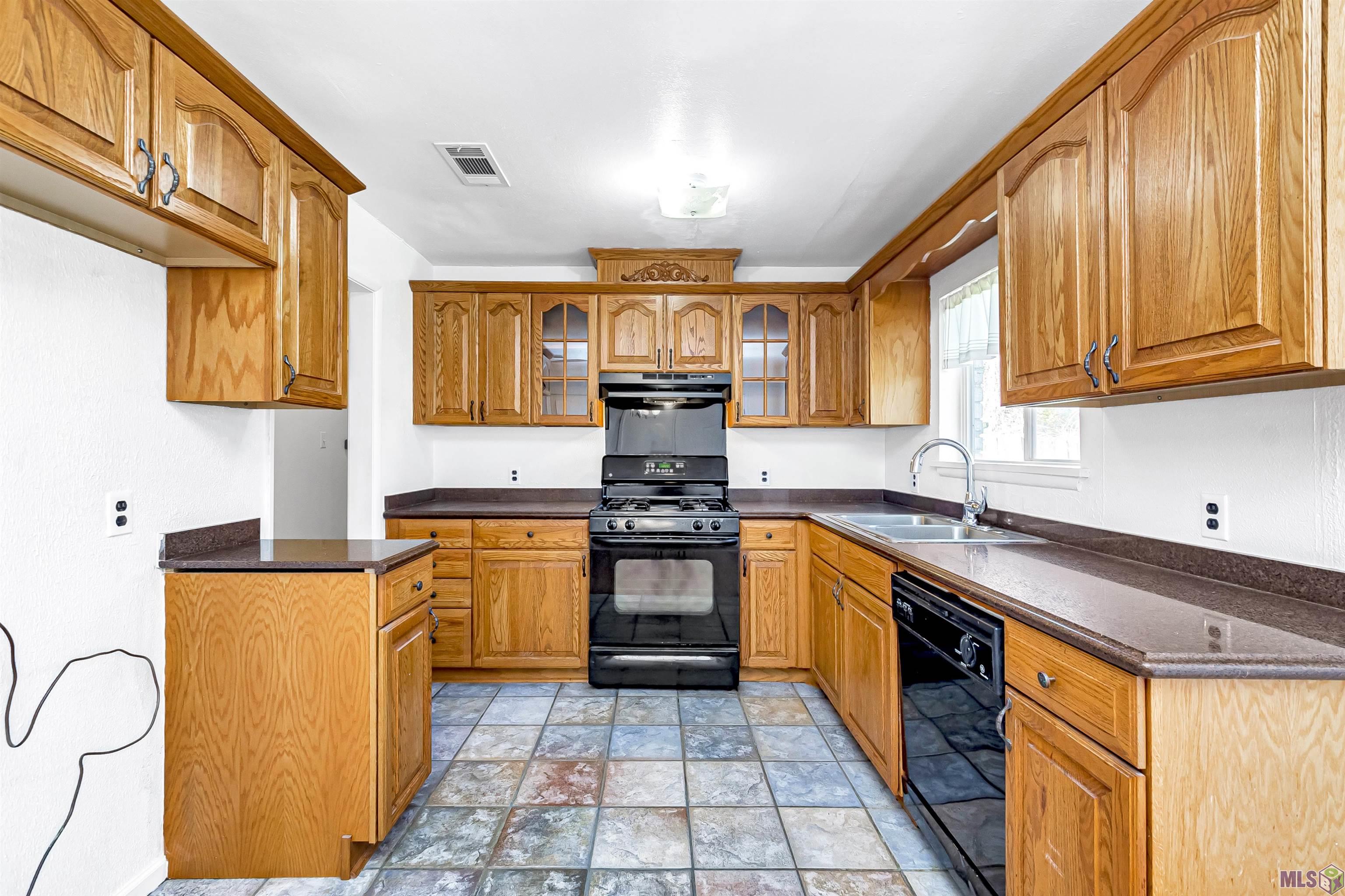 9569 Rainford Road Baton Rouge, LA 70810 - Photo 4 of 15