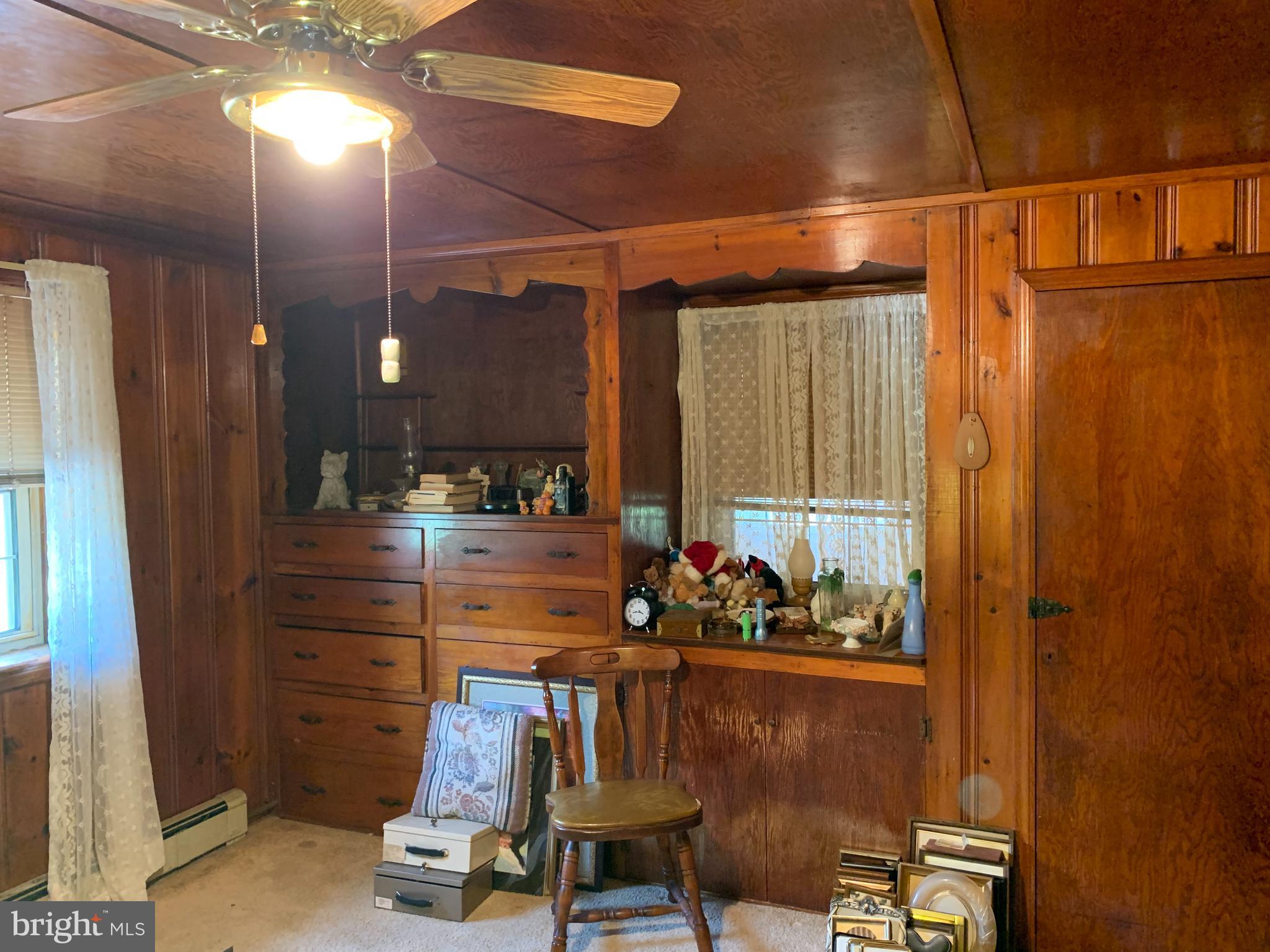 303 Meadowbrook Road Robbinsville, NJ 08691 - Photo 17 of 24 a room with mirror and window