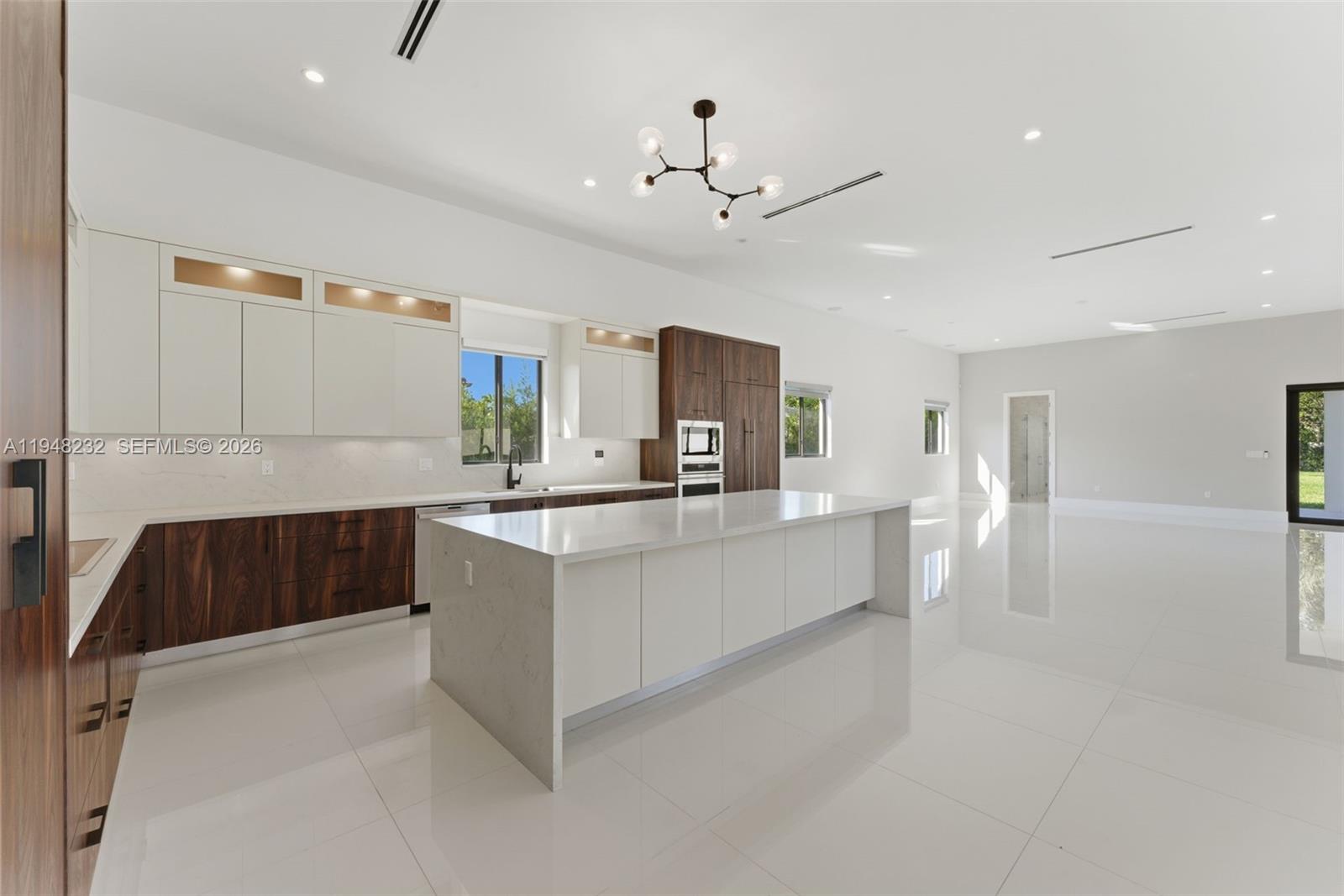 10005 Southwest 66th Street Miami, FL 33173 - Photo 12 of 64