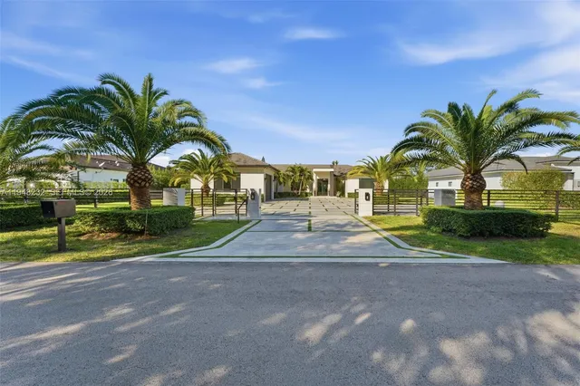 $4,400,000 | 10005 Southwest 66th Street, Miami, FL 33173