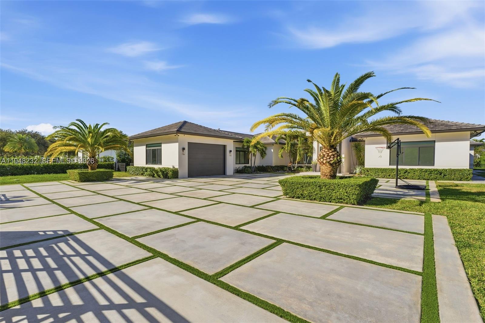 10005 Southwest 66th Street Miami, FL 33173 - Photo 4 of 64