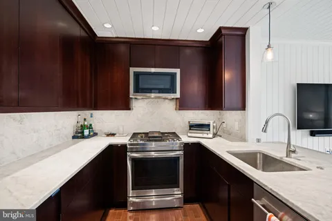 $1,275,000 | 3251 Prospect Street Northwest, Unit 301, Washington, DC 20007