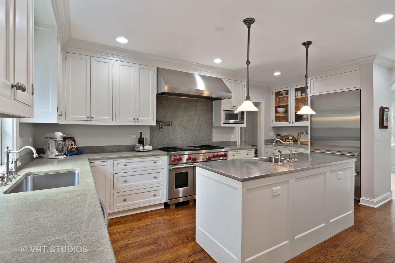 1170 Broadmeadow Road Winnetka, IL 60093 - Photo 18 of 36