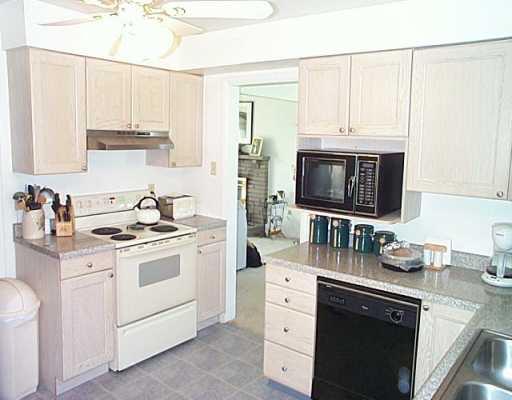 4081 Cork Bocktown Road Clinton, PA 15026 - Photo 2 of 8 Kitchen.