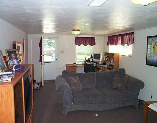 4081 Cork Bocktown Road Clinton, PA 15026 - Photo 5 of 8 Den/Family/Great Room.