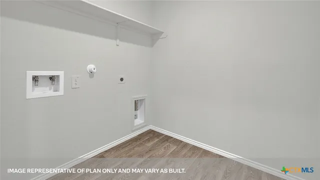 a black and white photo of a room