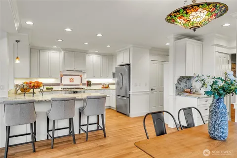 $3,295,000 | 922 Nob Hill Avenue North, Seattle, WA 98109