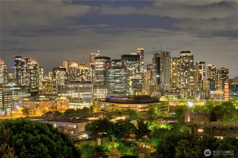 $3,295,000 | 922 Nob Hill Avenue North, Seattle, WA 98109