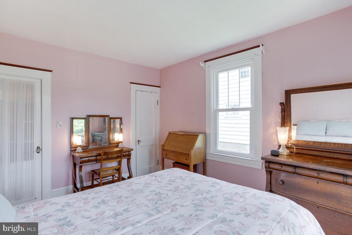 409 Forest View Road Linthicum Heights, MD 21090 - Photo 22 of 53 front bedroom