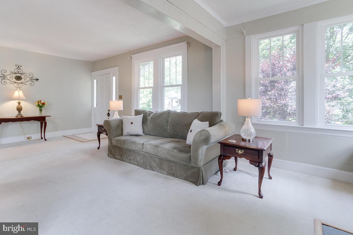 409 Forest View Road Linthicum Heights, MD 21090 - Photo 8 of 53