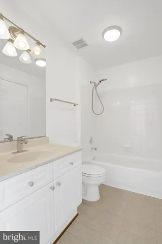 $2,975 | 6610 L Netties Lane, Alexandria, VA 22315