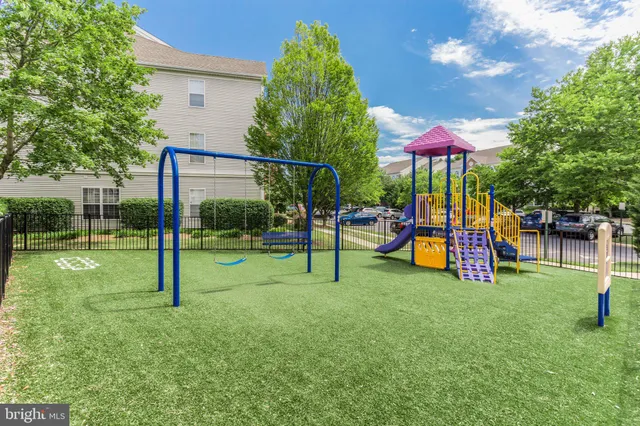 $2,975 | 6610 L Netties Lane, Alexandria, VA 22315