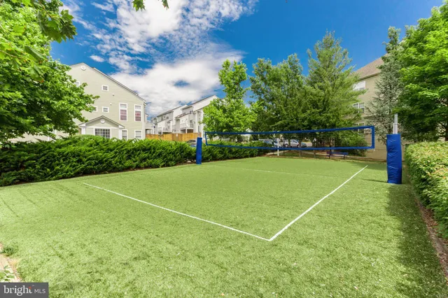 $2,975 | 6610 L Netties Lane, Alexandria, VA 22315