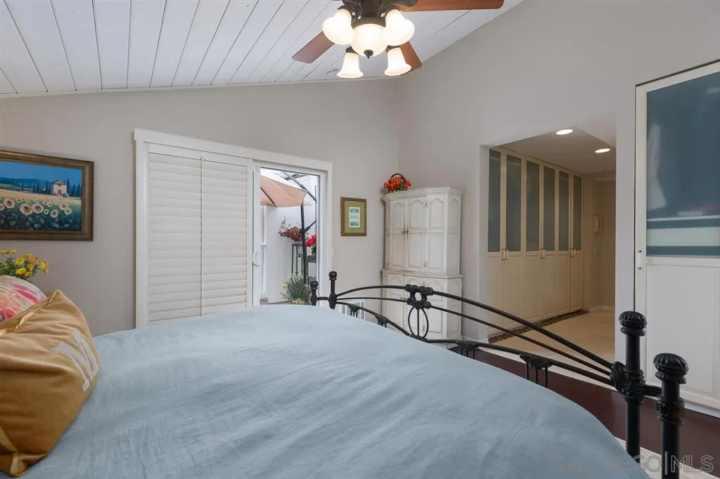 323 Shoemaker Lane Solana Beach, CA 92075 - Photo 15 of 25 a view of a livingroom with a furniture and a chandelier