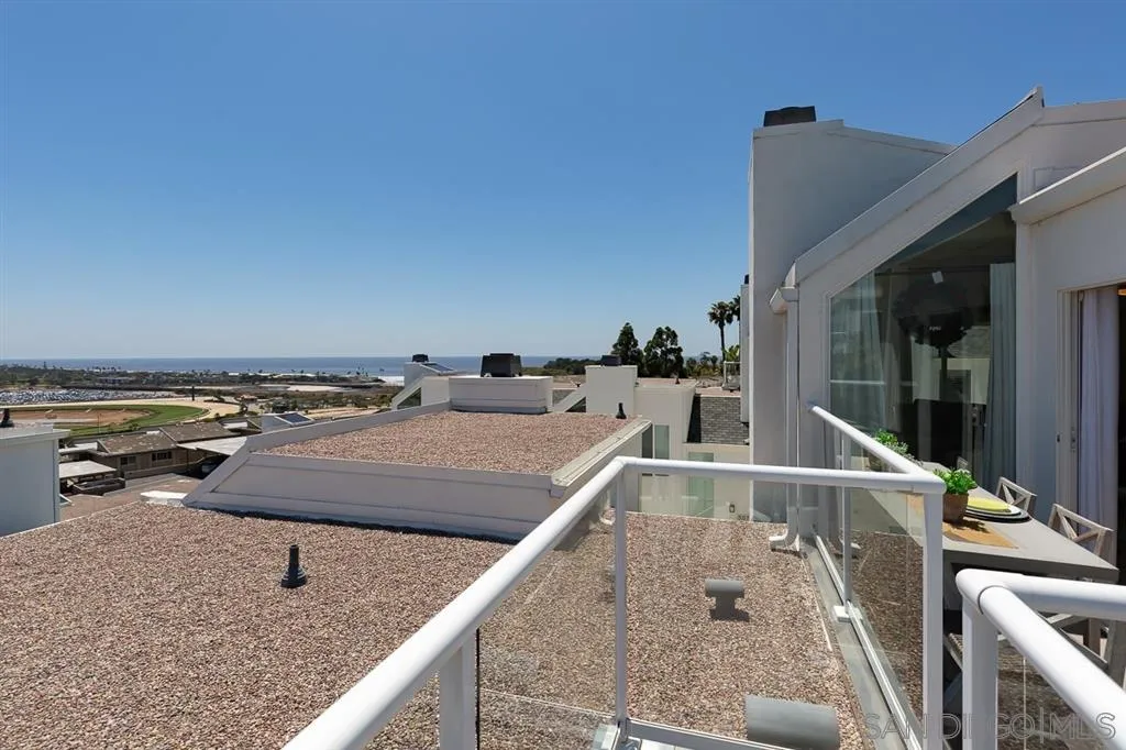 323 Shoemaker Lane Solana Beach, CA 92075 - Photo 23 of 25