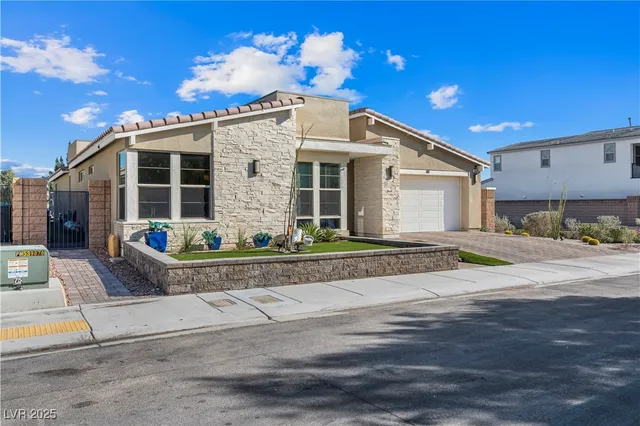 $825,000 | 8400 Footpath Street, Las Vegas, NV 89166