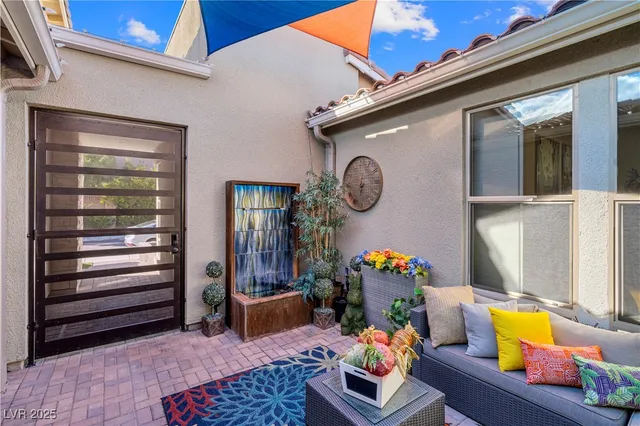 $825,000 | 8400 Footpath Street, Las Vegas, NV 89166