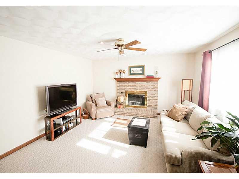 2235 Hyland Road Irwin, PA 15642 - Photo 7 of 23 Family Room