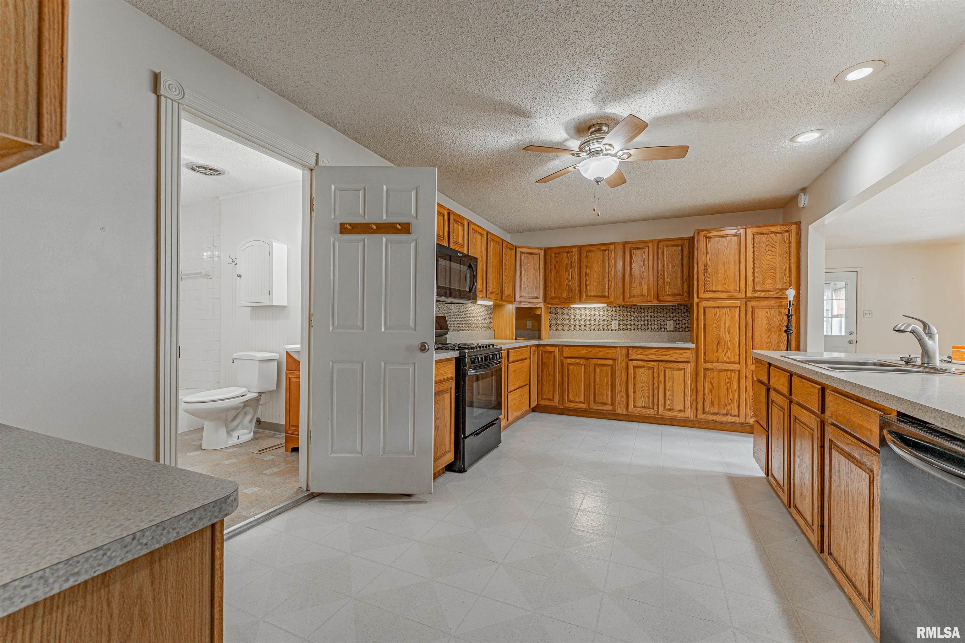 603 West Jackson Street Athens, IL 62613 - Photo 7 of 26 Gallery Image 7