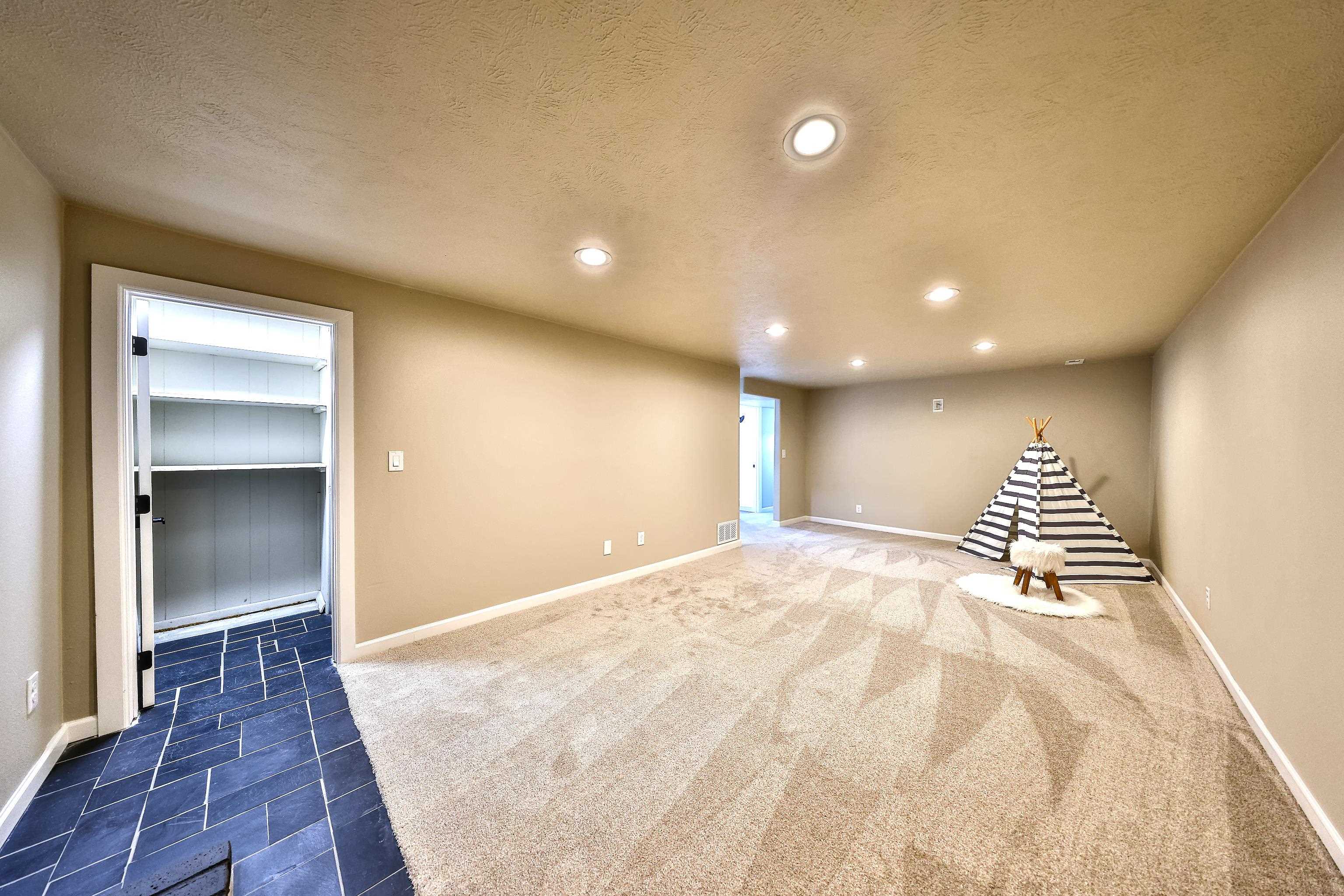 4725 South Bates Road Spokane, WA 99206 - Photo 28 of 48