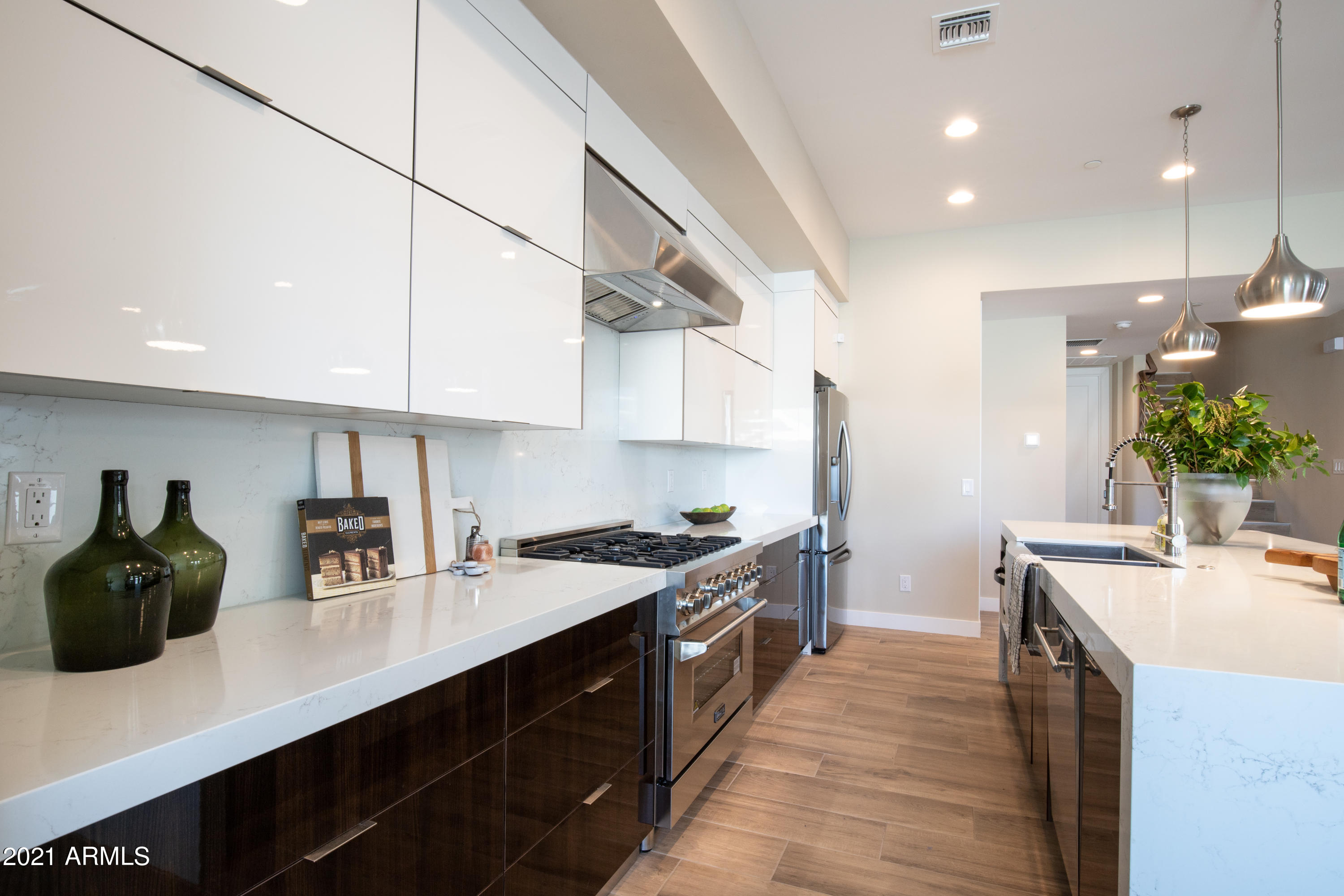 340 East Osborn Road, Unit 4 Phoenix, AZ 85012 - Photo 10 of 30 Lots of Cabinet Space
