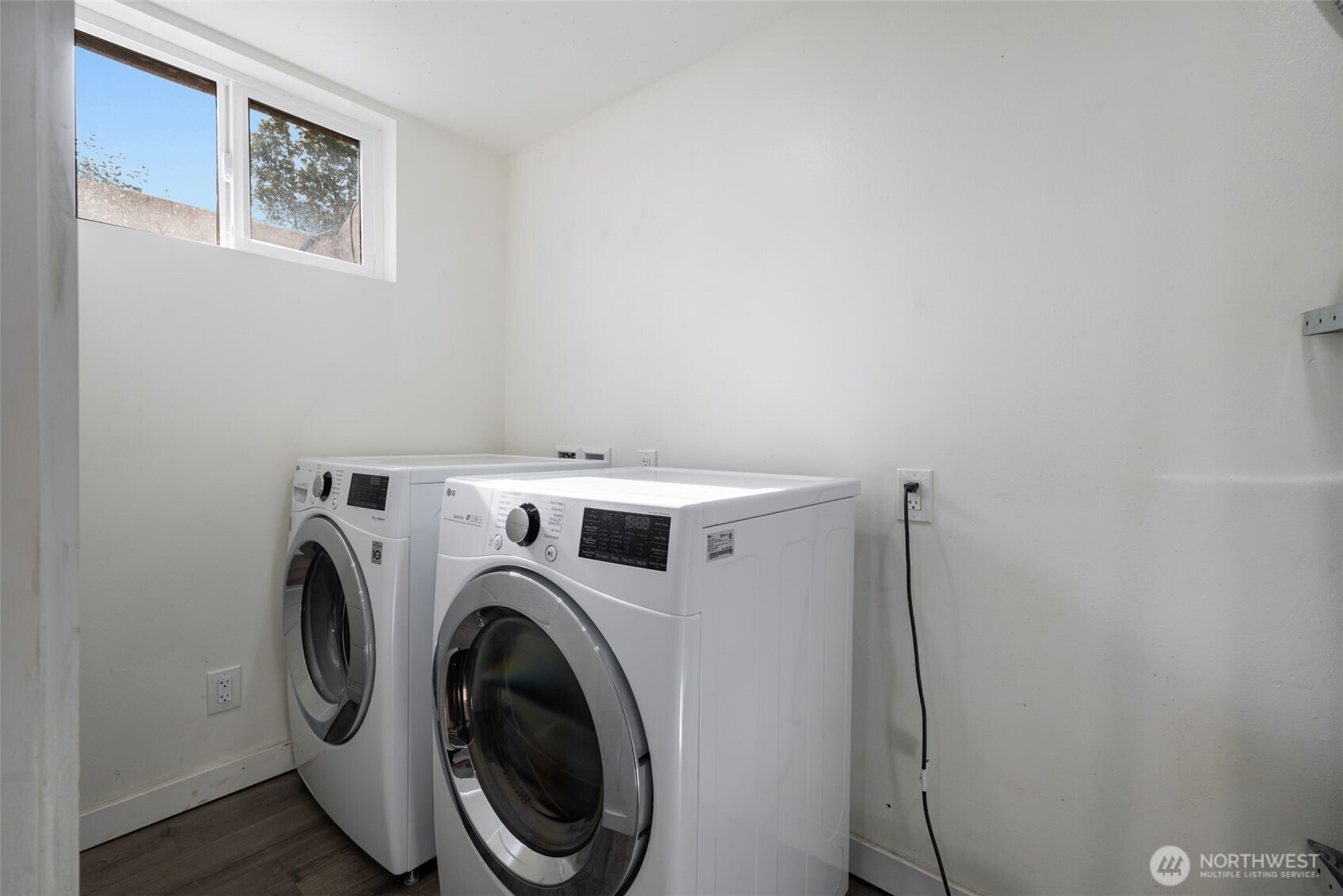 10617 39th Avenue Southwest Seattle, WA 98146 - Photo 27 of 39
