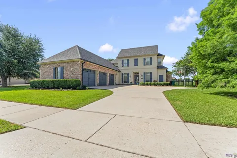 $655,000 | 2340 St Andrews Avenue, Zachary, LA 70791