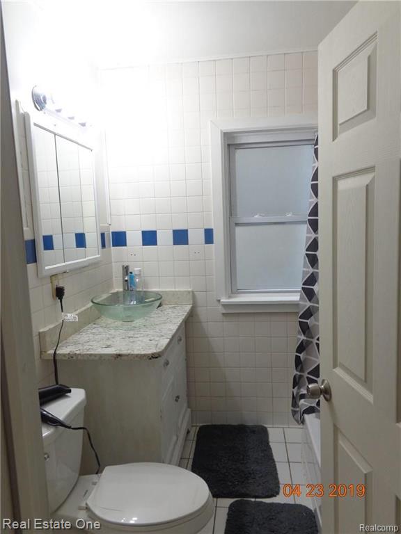 5511 Maple Street Dearborn, MI 48126 - Photo 10 of 26